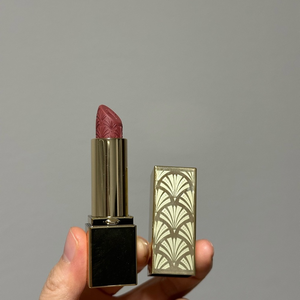 Estee Lauder Creme Lipstick in Strictly Confidential #lipstick #makeup